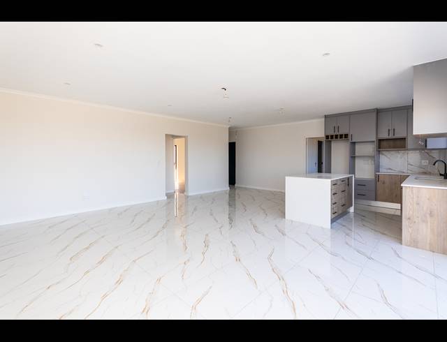 3 BEDROOM APARTMENT FOR SALE IN SANDOWN